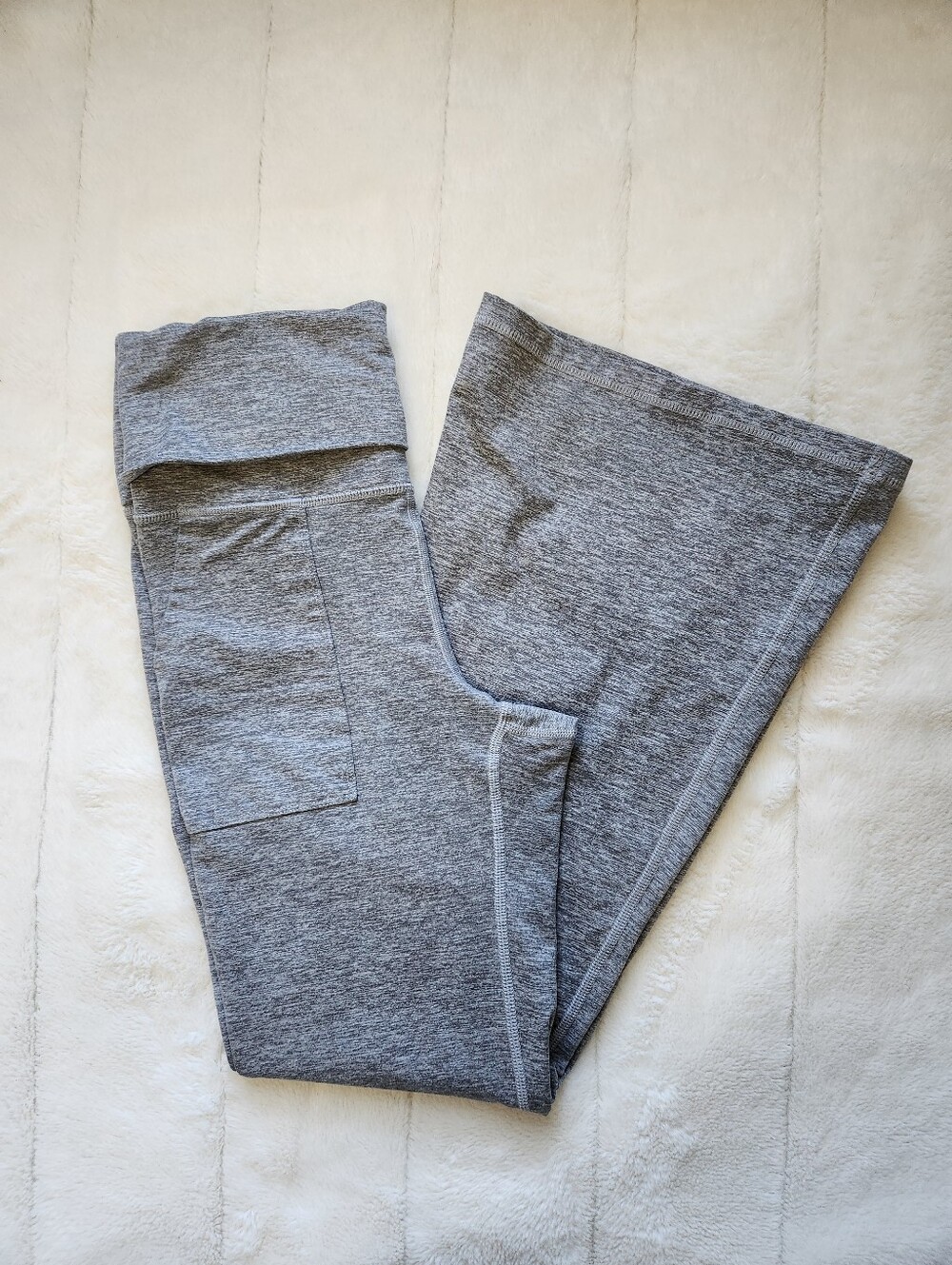 Aerie OFFLINE The Hugger High-Waisted Foldover Flare Legging – Size Medium/Short